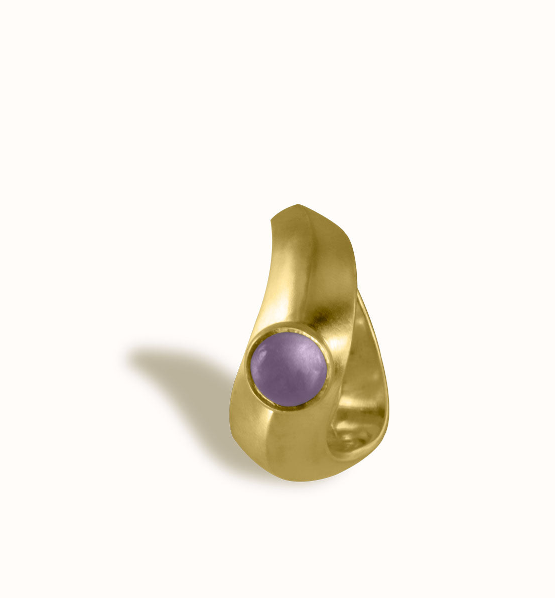 Une bague en bronze et pierre bleu, rose ou violette. Un bijou unique de créateur inspiré du symbole de l’infini. Les bijoux Histoire Botanique sont fabriqués par un artisan français.